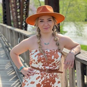 Meet your Posher, Jillian